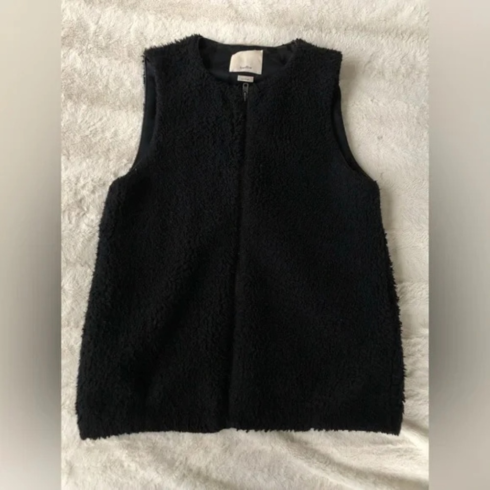 Aritzia WILFRED Women's CHATOU VEST Sherpa Faux Fur Full Zip Jacket Black XXS